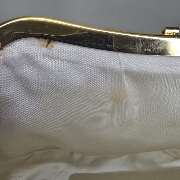 Goldco Vintage Pearl White Evening Bag 1970's Seashell Closure - Picture 12 of 15